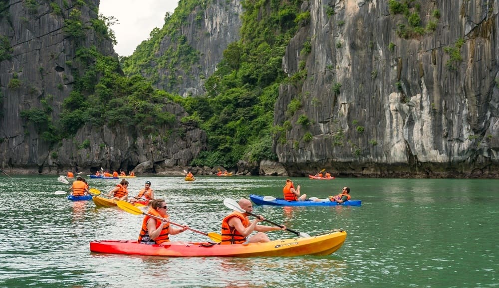 Trọn bộ cẩm nang du lịch Bãi Cháy Quảng Ninh chi tiết nhất 3