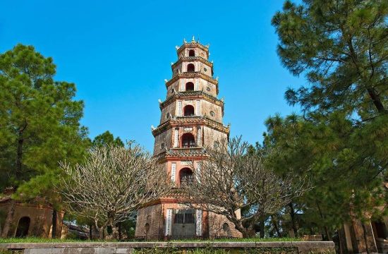 Khám phá chùa Thiên Mụ Huế: Ngôi cổ tự hơn 400 năm tuổi 17