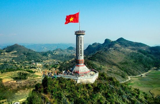 Cột cờ Lũng Cú: Biểu tượng thiêng liêng nơi địa đầu Tuyên Quang 9