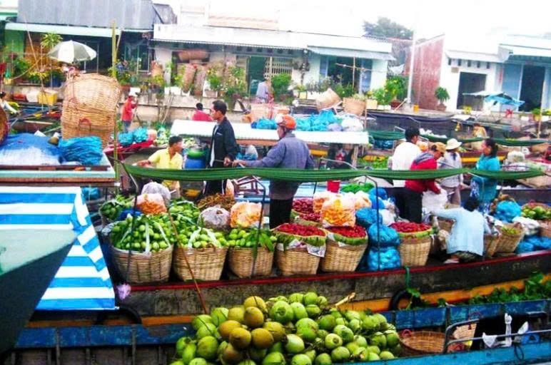 Chợ Nổi Cà Mau: Nét Văn Hóa Sông Nước Đặc Sắc 1