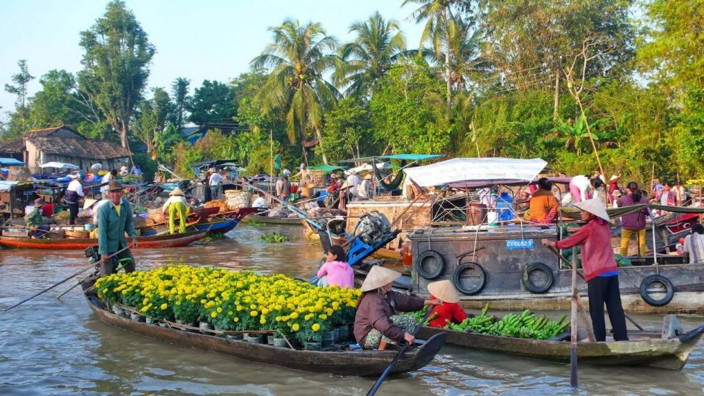Độc đáo Chợ nổi Cái Bè Đồng Tháp bình dị và đặc sắc 1