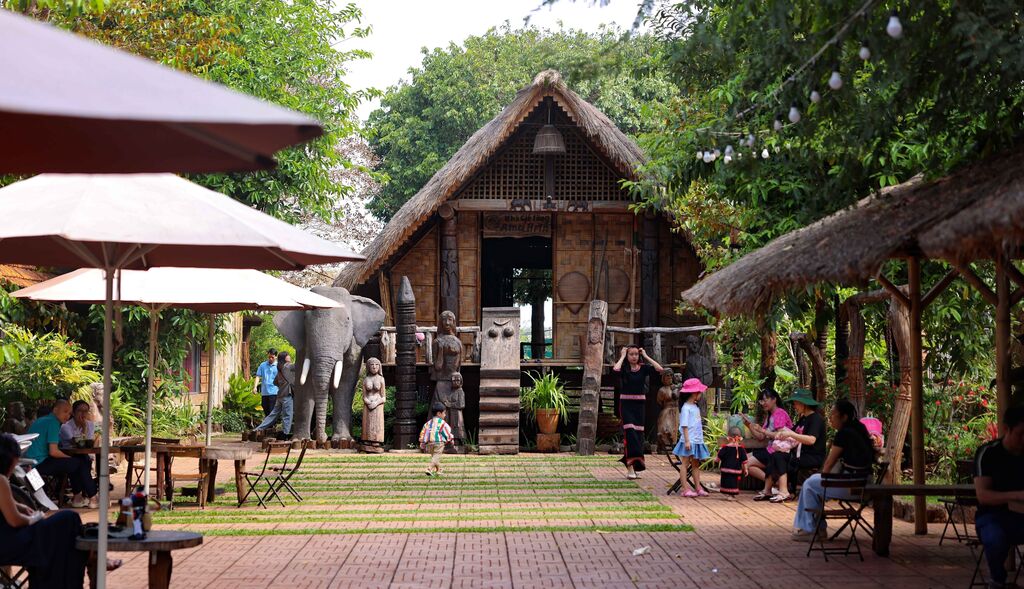 Nhà dài cộng đồng 4 Nhà dài cộng đồng 3