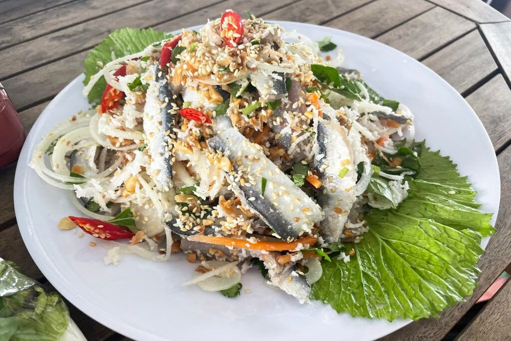 GỎI CÁ TRÍCH PHÚ QUỐC – MÓN NGON “HẤP HỒN” GIỮA BIỂN KHƠI AN GIANG MỚI 5