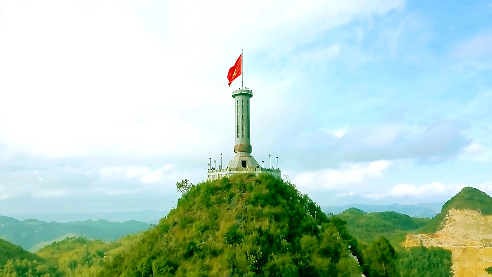 Cột cờ Lũng Cú: Biểu tượng thiêng liêng nơi địa đầu Tuyên Quang 3