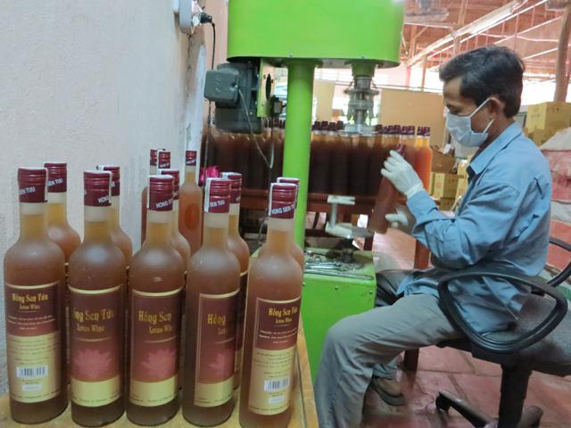 Hồng sen tửu – đặc sản quê hương Đồng Tháp 3