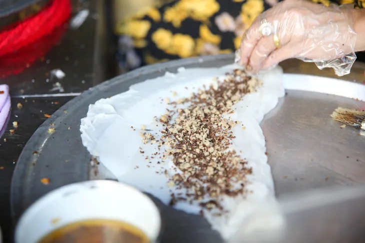 Bánh Cuốn Trứng: Hương vị đường phố đậm đà của Tuyên Quang 3