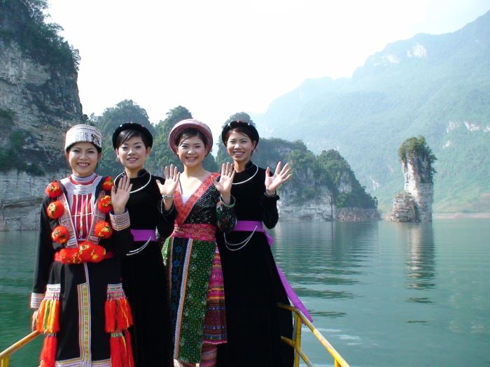Khám Phá Khu Du Lịch Sinh Thái Na Hang - Lâm Bình: Hạ Long Giữa Đại Ngàn Tuyên Quang 7