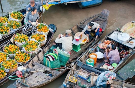 Chợ Nổi Cà Mau: Nét Văn Hóa Sông Nước Đặc Sắc 29