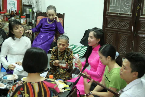 Ca Huế - Nghệ thuật dân gian xứ Huế 9