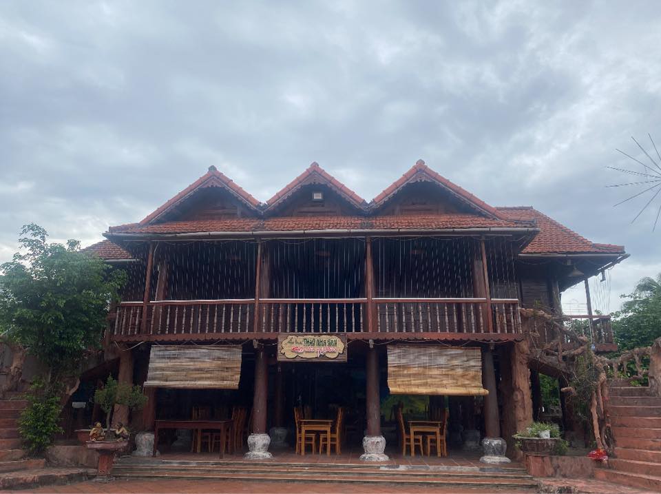 nha san