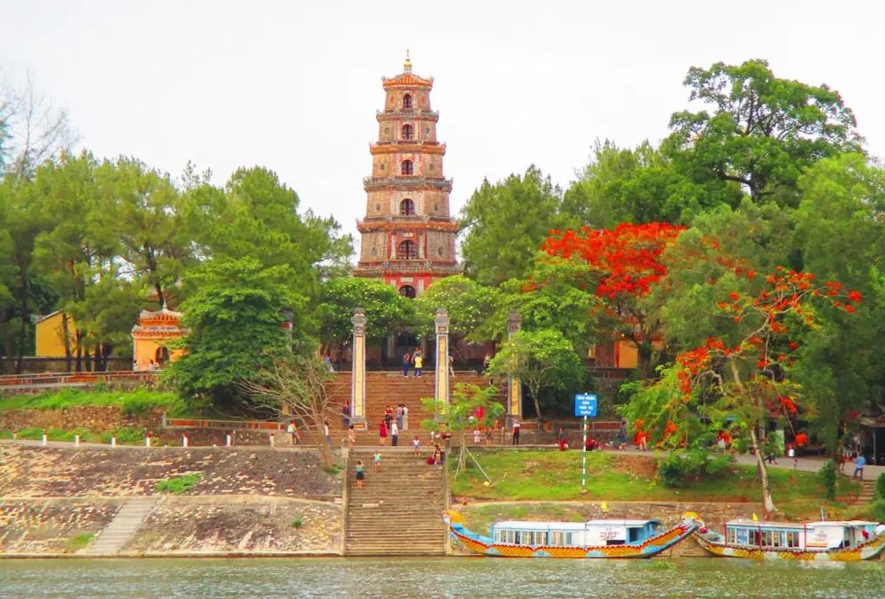 Khám phá chùa Thiên Mụ Huế: Ngôi cổ tự hơn 400 năm tuổi 9