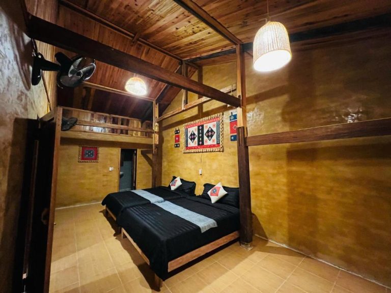 Quản Bạ Chook Bungalow Homestay