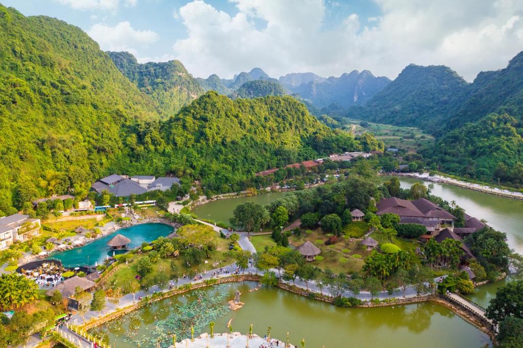 Ninh Bình (mới): Hé mở cánh cửa văn hóa với hành trình 2 ngày 1 đêm khám phá Hà Nam và Nam Định! 3