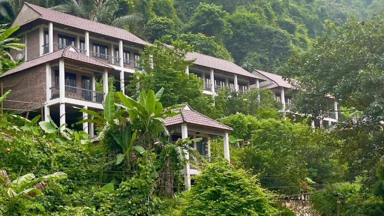 Ba Bể Lakeside Bungalow – Biệt thự bungalow phong cách nhà sàn