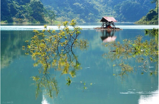 Hồ Thăng Hen 17