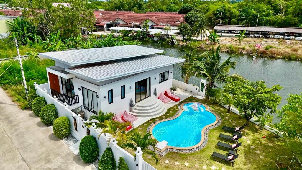 La Luna Villa (bungalow kiểu resort) 1