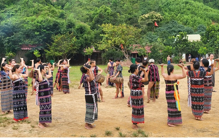 Sử thi Êđê – Khúc tráng ca nối dài trong không gian văn hóa Đắk 1