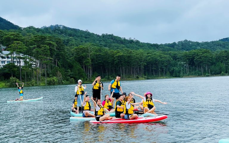 Cruise – Du thuyền mini Hồ Tuyền Lâm (Team-building)