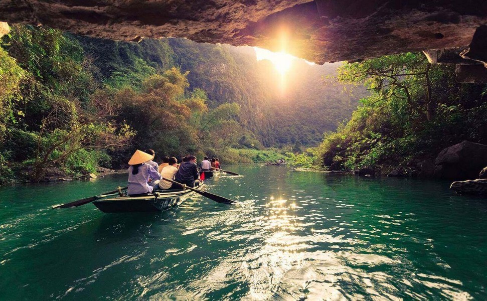Khám phá Ninh Bình trong ngày: Trải Nghiệm Thiên Nhiên Hoang Sơ & Văn Hóa Truyền Thống 1