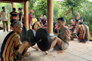 Độc đáo Lễ cúng trỉa lúa của người Brâu 3