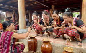 Độc đáo Lễ cúng trỉa lúa của người Brâu 7