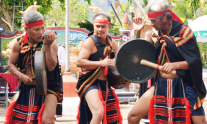 Lễ hội Điện Trường Bà 13