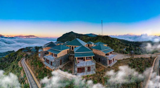 Cloud Paradise Resort