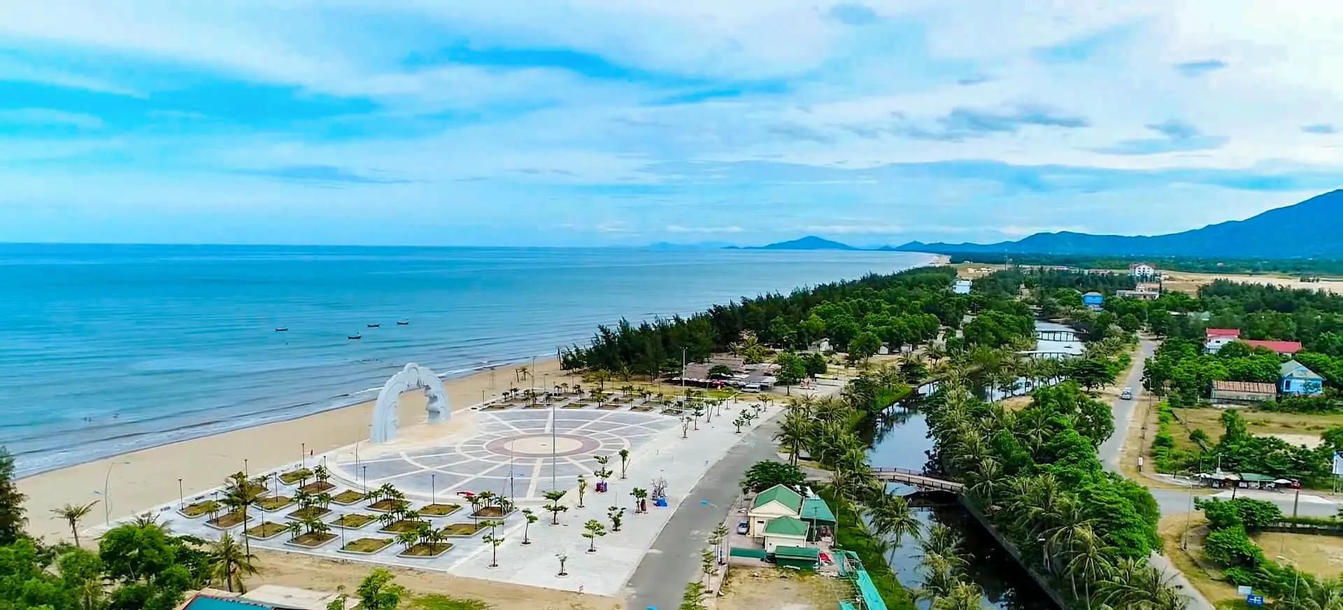 KHÁM PHÁ VĂN HÓA & BIỂN XUÂN THÀNH 1