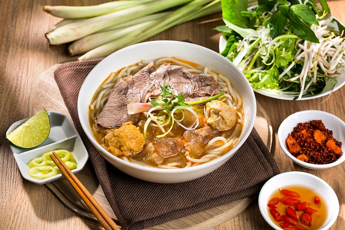 Bún bò Huế - đặc sản dân dã làm say lòng biết bao thực khách 3