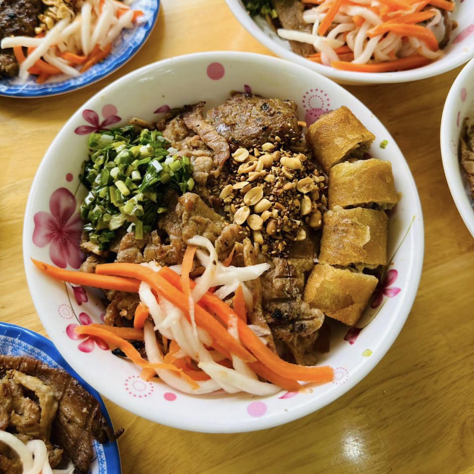 Bún thịt nướng Hoàng Văn 1