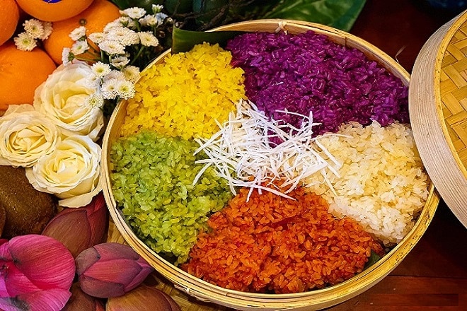 Xôi ngũ sắc – Nghệ thuật từ màu lá 