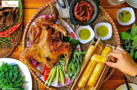 Cơm lam – Gà nướng Hạ Long – Hương vị núi rừng giữa lòng phố biển 9