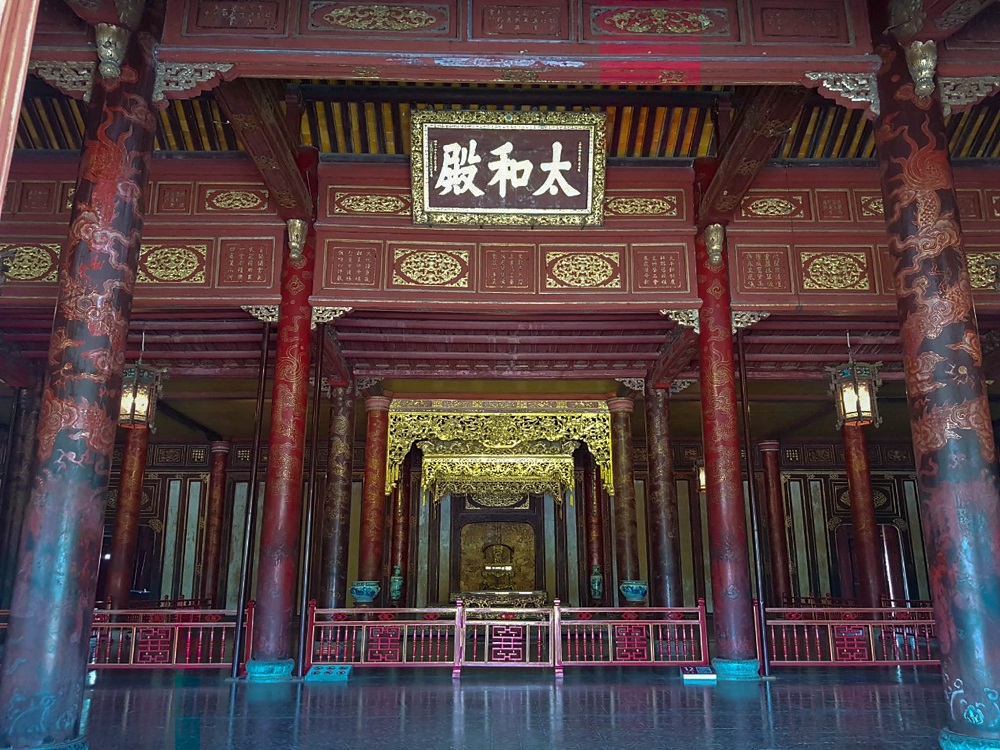 Đại Nội Huế - Nét đẹp cổ kính bên dòng sông Hương thơ mộng 13