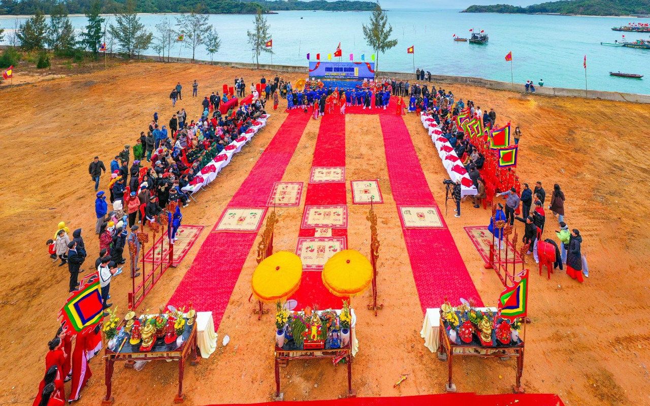 Lễ hội đình Đầm Hà 2 Lễ hội đình Đầm Hà 1