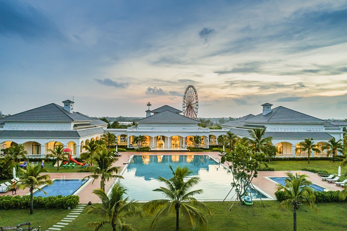 Biển Xuân Thành - Vẻ đẹp nguyên sơ bình lặng níu lòng du khách phương xa 1