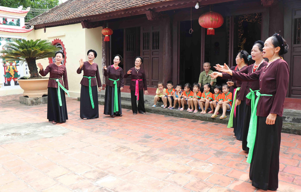 Độc đáo di sản nghệ thuật hát Trống quân Bùi Xá 3