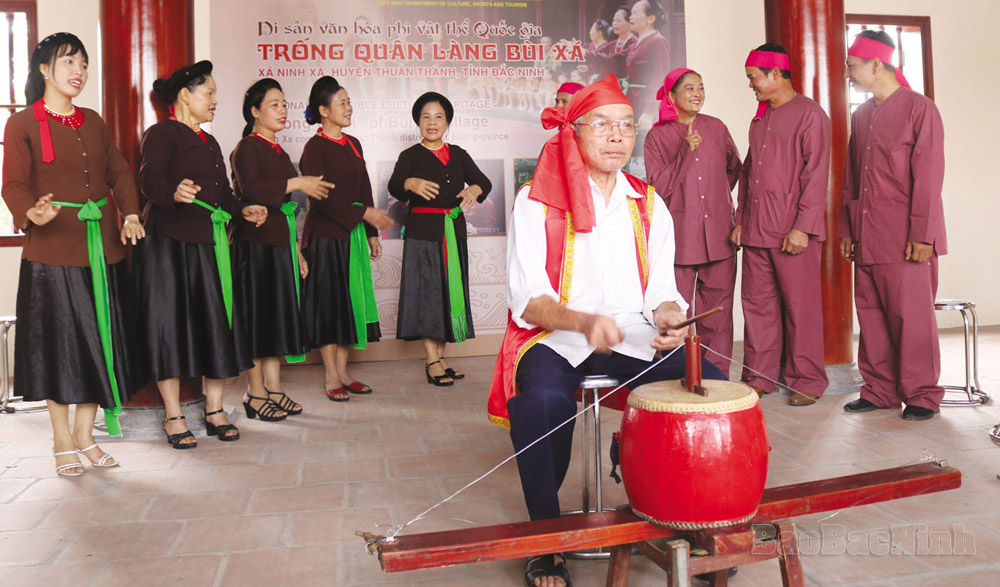 Độc đáo di sản nghệ thuật hát Trống quân Bùi Xá 5