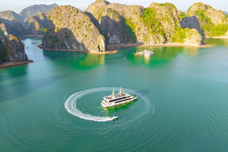 Đảo Cát Bà và Vịnh Lan Hạ