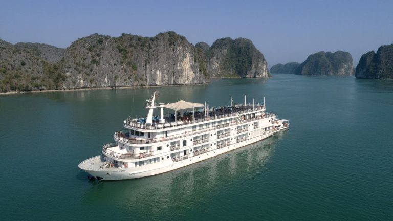 Du Thuyền Paradise Grand: Trải Nghiệm Đẳng Cấp Trên Vịnh Lan Hạ