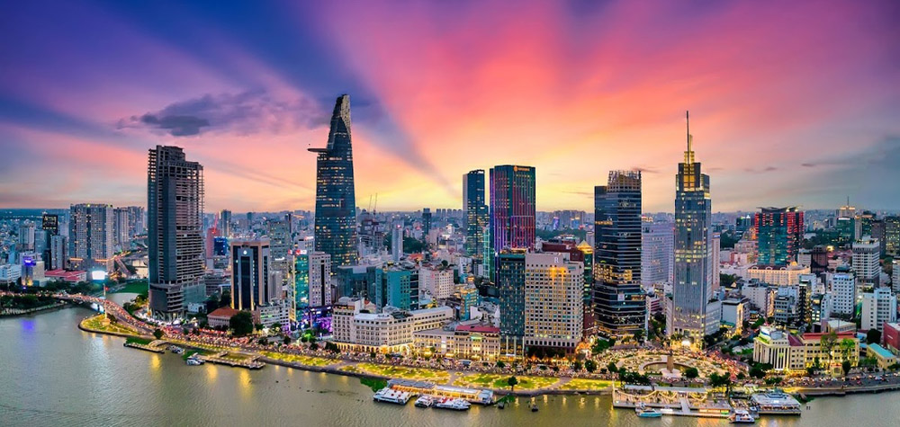 Việt Nam ngày nay không ngừng đổi mới, hội nhập quốc tế và đạt được nhiều thành tựu vượt bậc trong các lĩnh vực kinh tế - xã hội