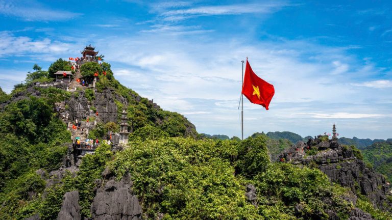 Hang Múa – “Nóc nhà Tam Cốc” chinh phục mọi ánh nhìn