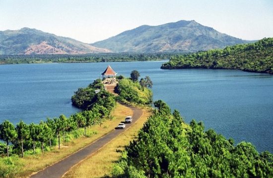 Hồ Lắk - "Viên ngọc xanh" giữa đại ngàn Tây Nguyên 9
