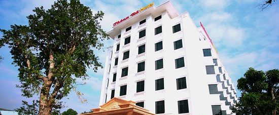 Khu Nghỉ Dưỡng Mộc Mạc Biển Xanh – Khách Sạn Thông Đỏ Tại Thành Vinh