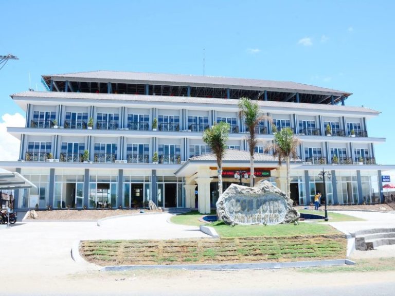 Ozon Hotel – Resort ven sông tại Năm Căn, Cà Mau