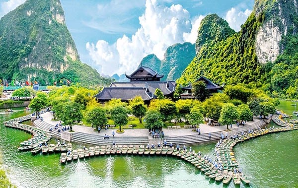 Lịch trình 4 ngày 3 đêm: Đại Ngàn Di Sản – Khám Phá Trọn Vẹn Ninh Bình 1