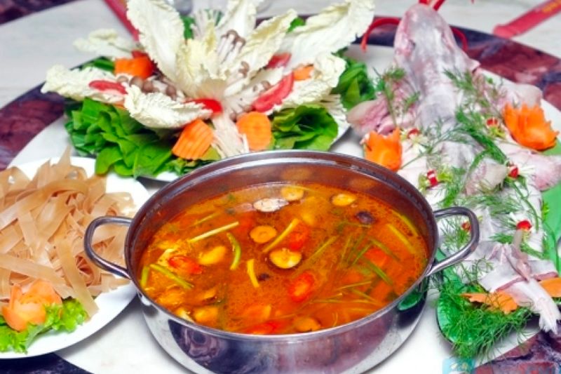 LẨU CHUA SẢ NGHỆ CÁ NHÁM GIÀU – ĐẶC SẢN BIỂN SÂU PHÚ QUỐC GIỮA LÒNG AN GIANG MỚI 3