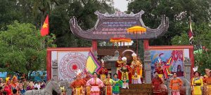 Lễ hội Đền Hát Môn - Tưởng nhớ công lao Hai Bà Trưng năm nào 53