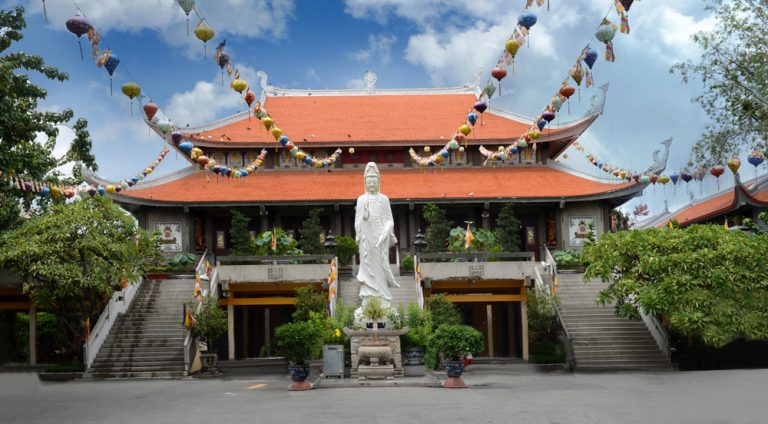 Lịch trình du lịch Bắc Ninh trong ngày: “Tâm linh cổ tự – Di sản Phật giáo”