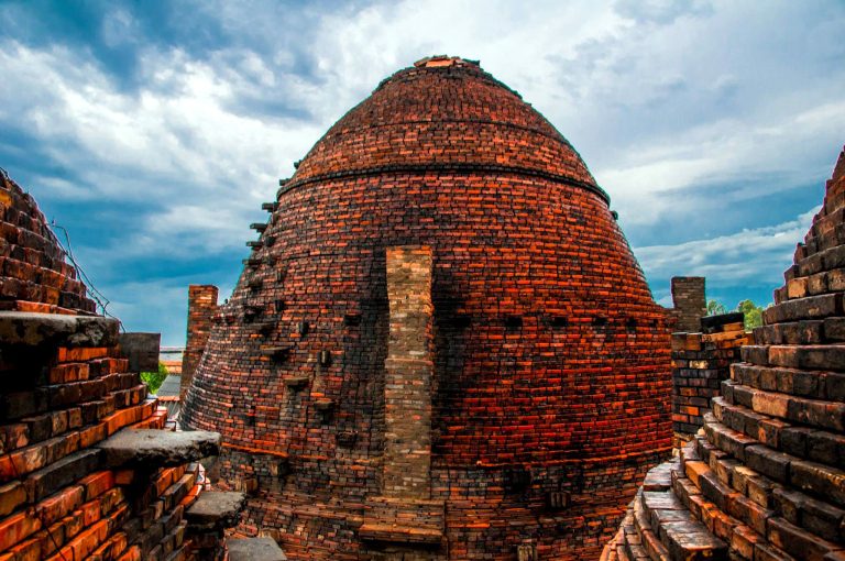 Lò gạch gốm Mang Thít – Hơi thở của làng nghề giữa miền sông nước