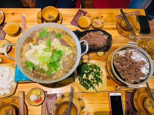 Thắng cố ngựa – Món ăn độc đáo của người dân tộc Mông Than Uyên 3